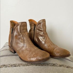 Seychelles Gold distressed booties